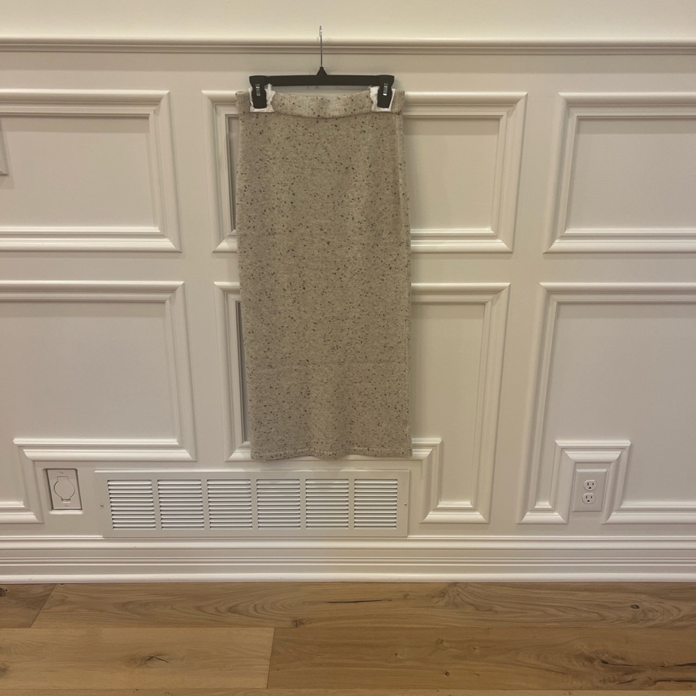 Elegant Cream Ann Taylor Skirt